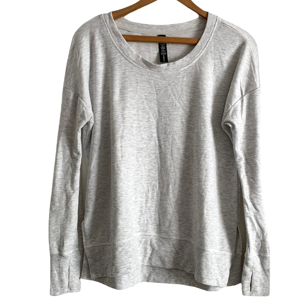 Yogalicious Split Hem Gray Pull Over Top Size Med… - image 1